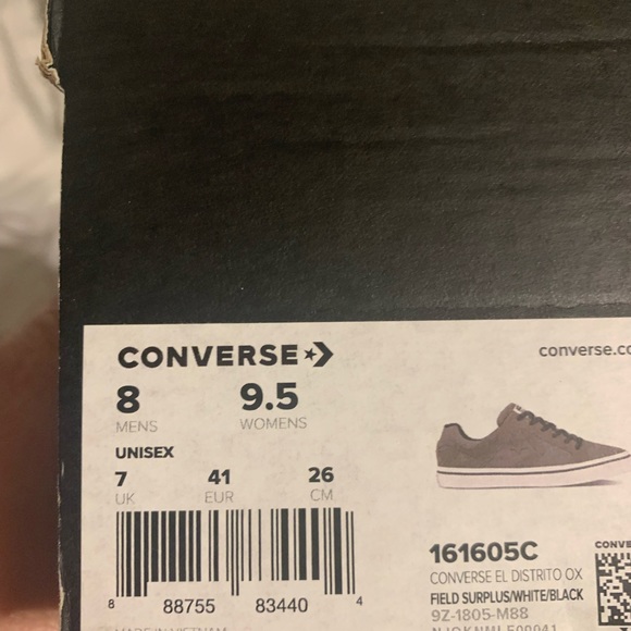 Green converse - Picture 3 of 3